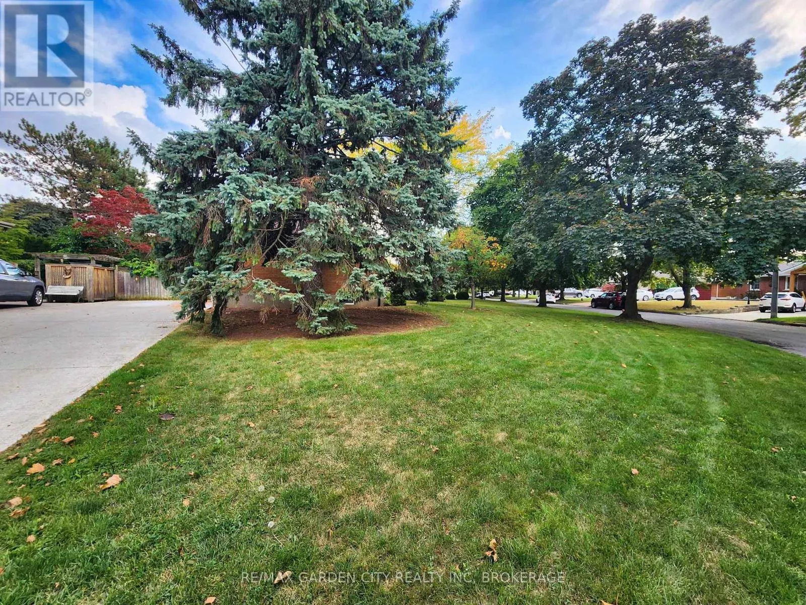 32 VIKING DRIVE