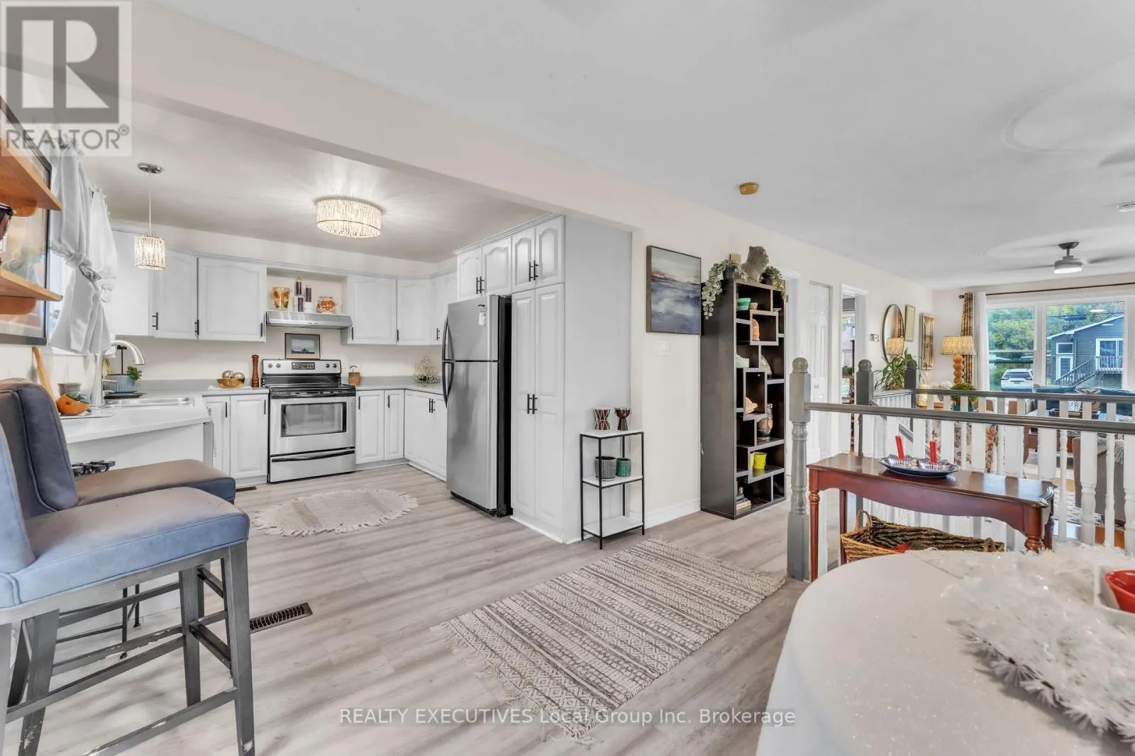 729 LAURIER AVENUE