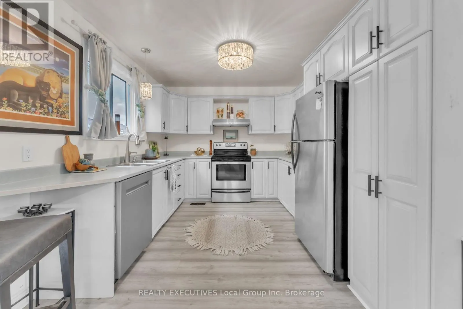 729 LAURIER AVENUE