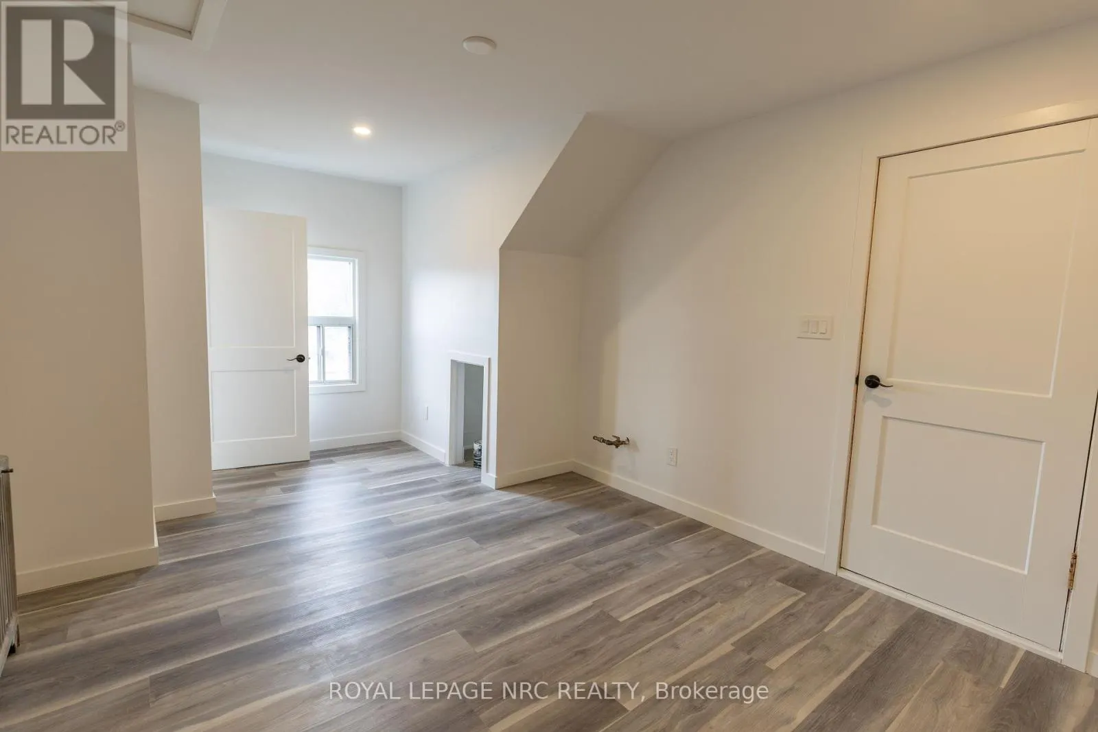 248 BELL STREET