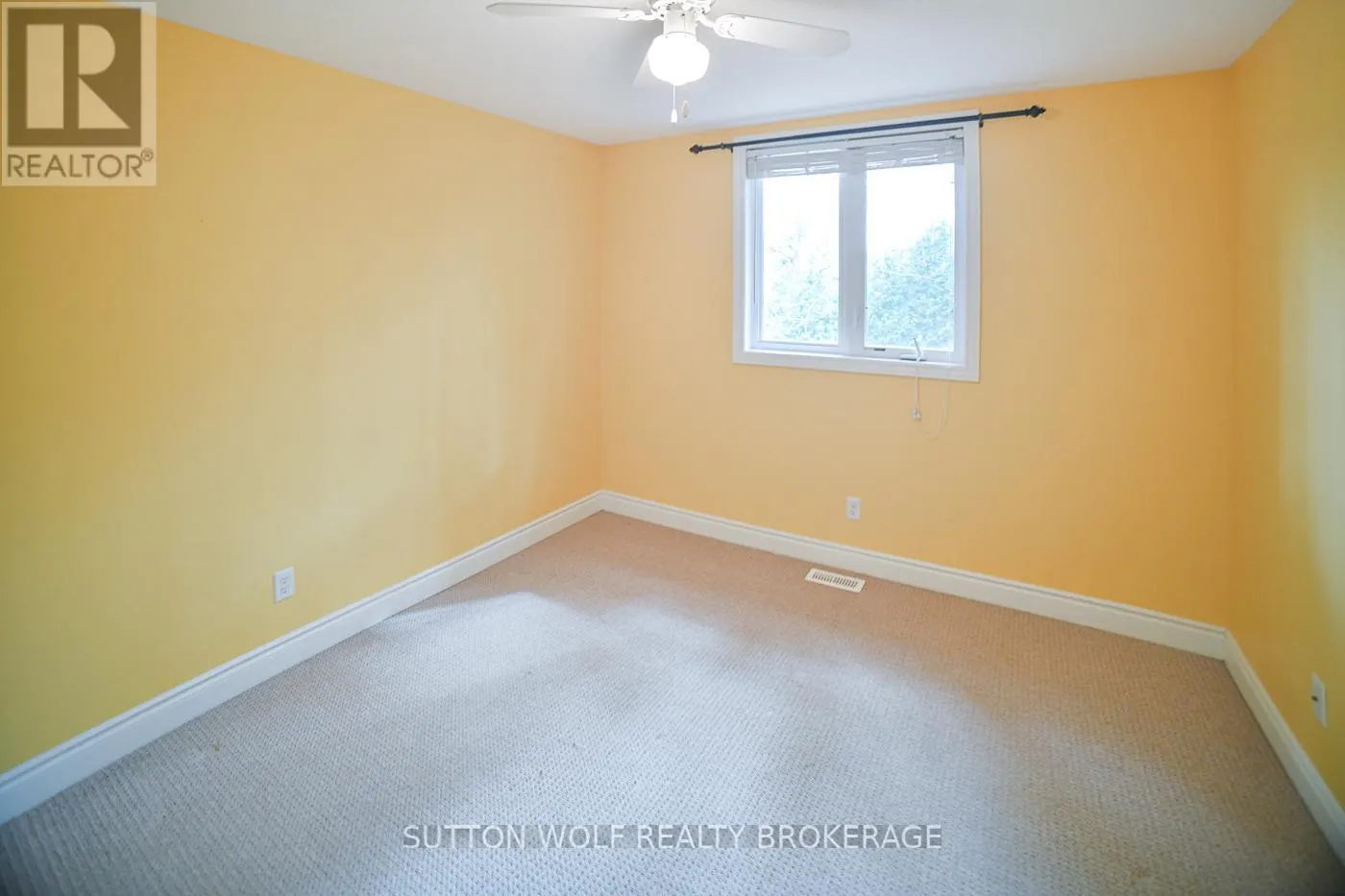7 - 384 HEAD STREET N, #7
