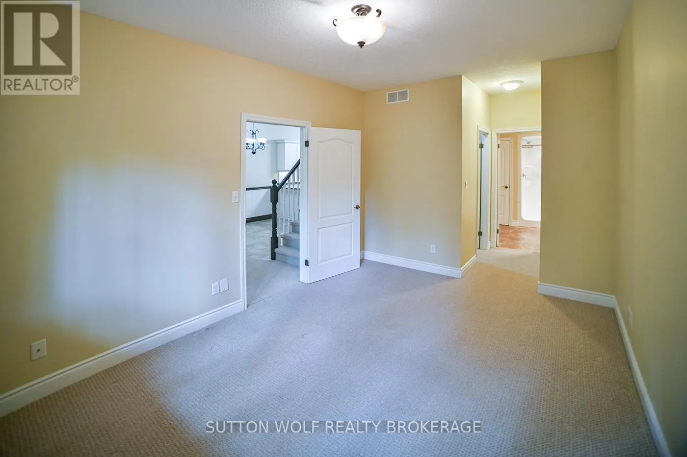 7 - 384 HEAD STREET N, #7