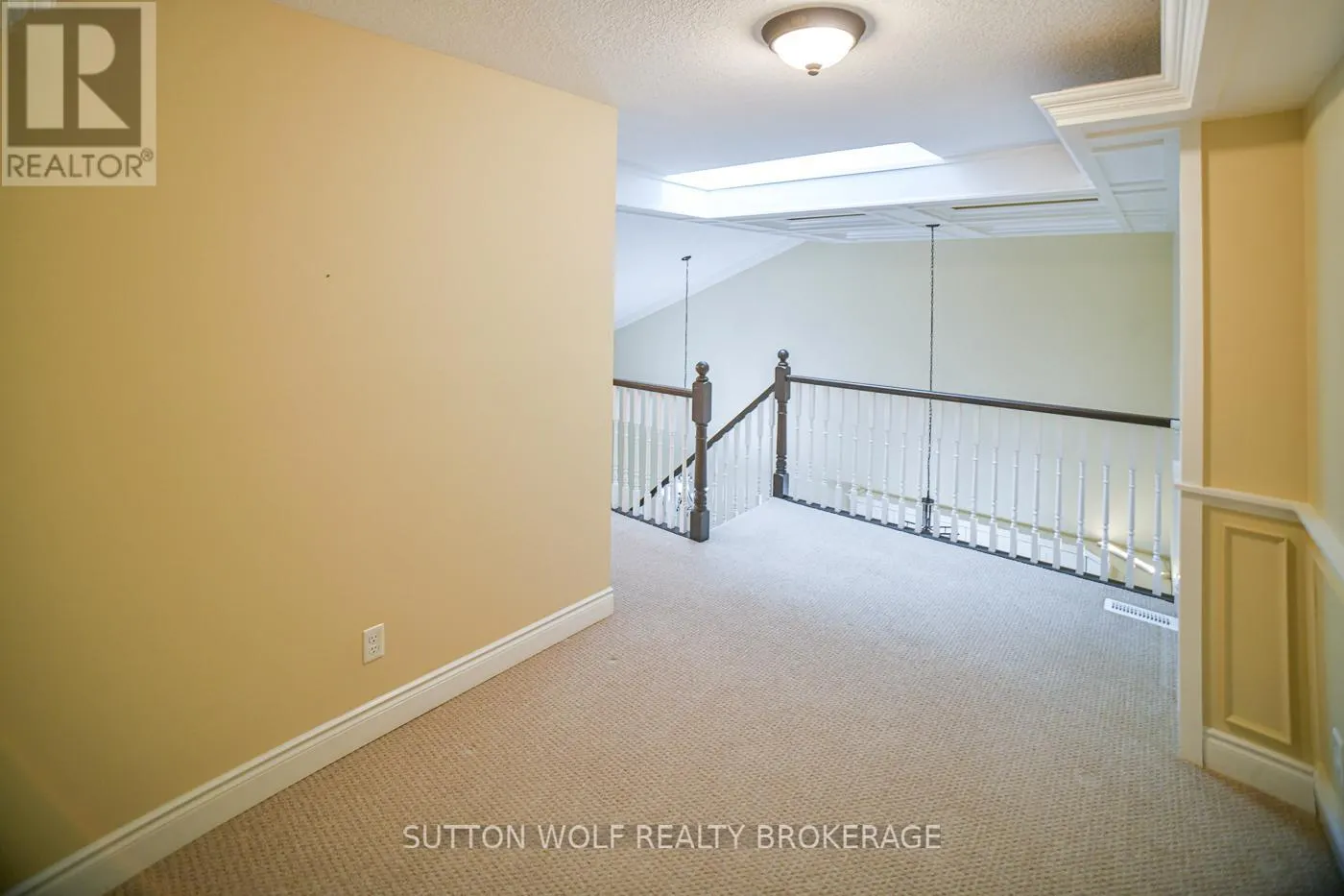 7 - 384 HEAD STREET N, #7