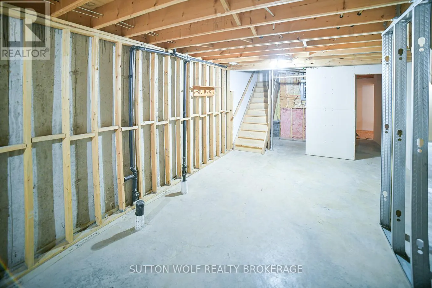 7 - 384 HEAD STREET N, #7