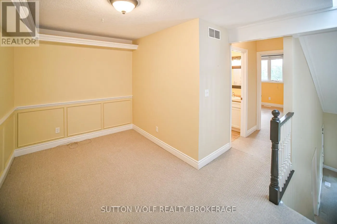 7 - 384 HEAD STREET N, #7