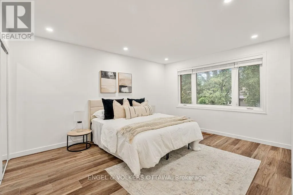 12 BAYSIDE PRIVATE