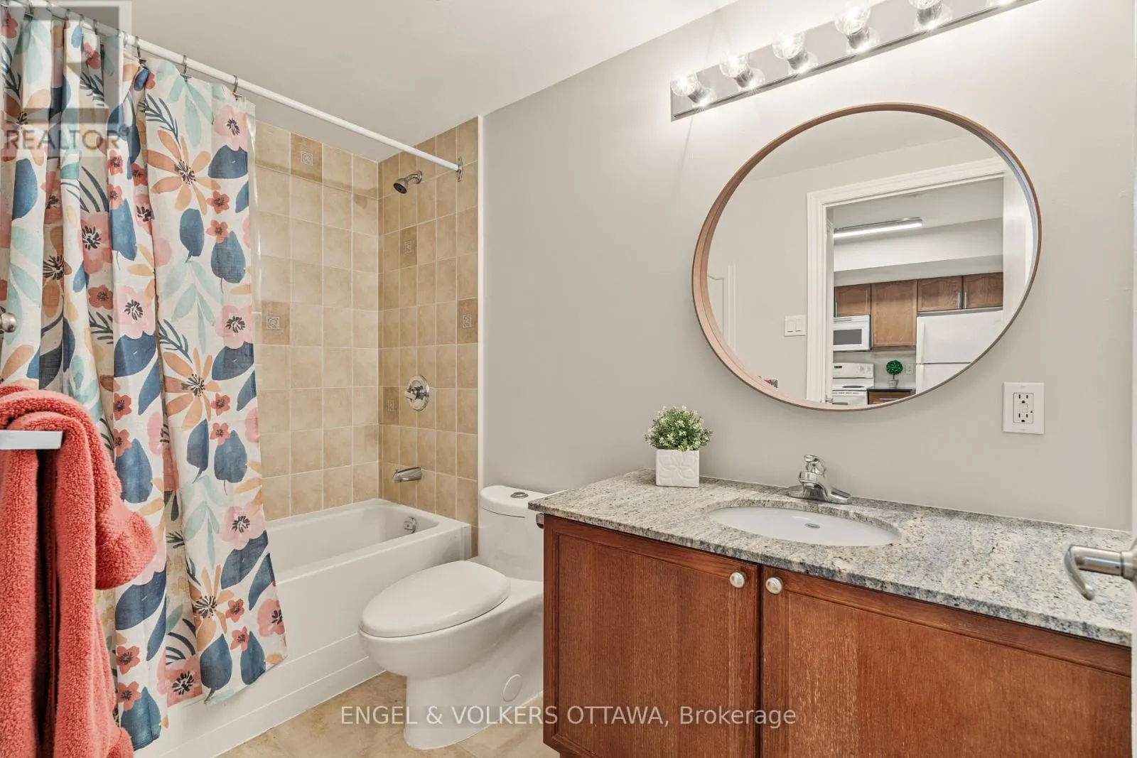 1403 - 445 LAURIER AVENUE W