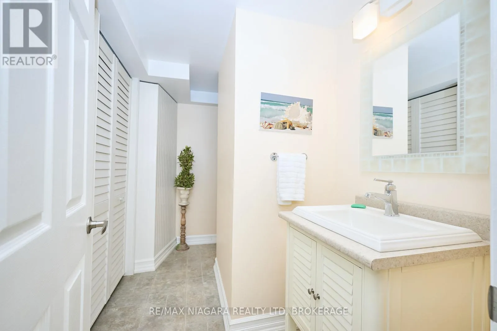 23 HUNTLEY CRESCENT