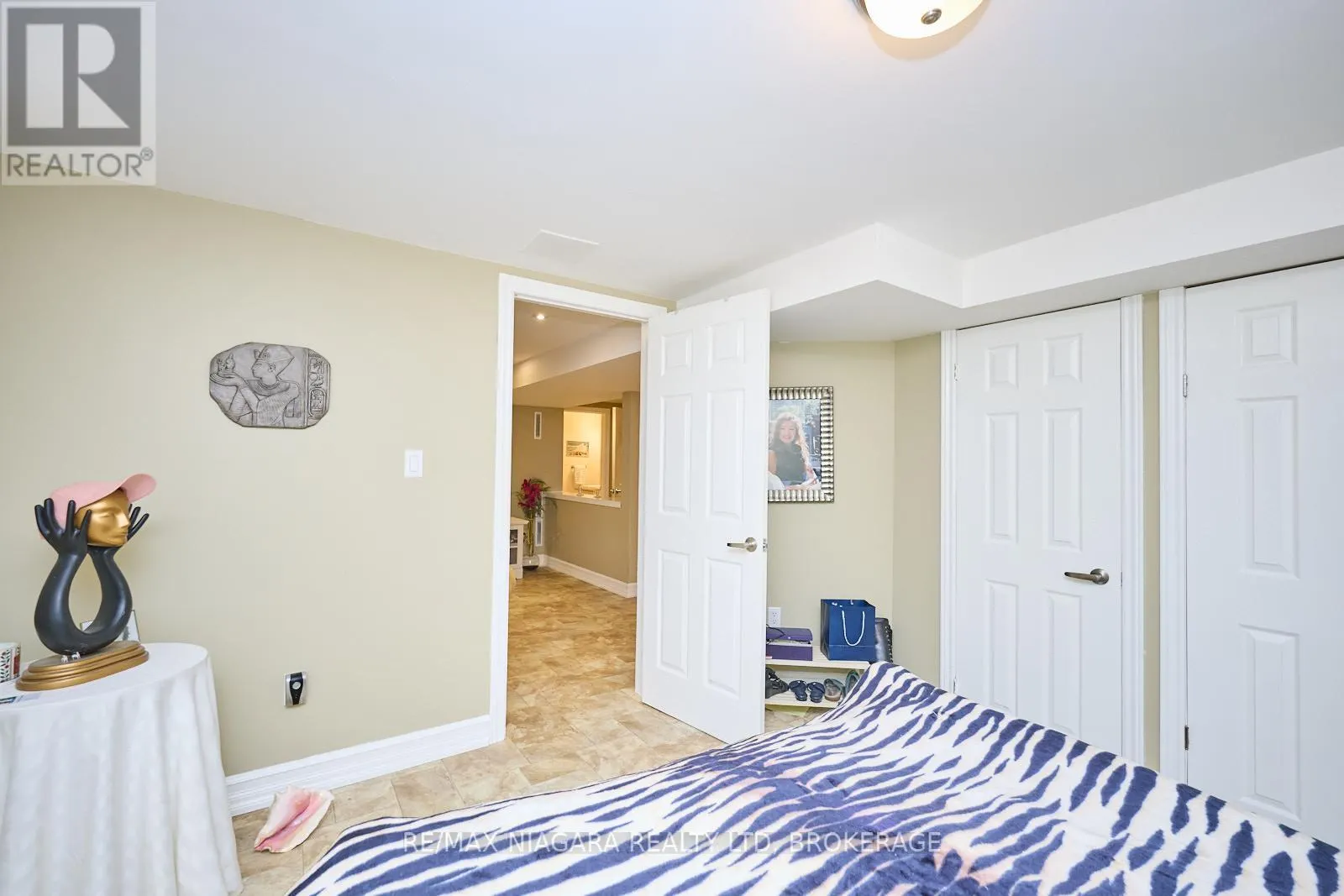 23 HUNTLEY CRESCENT