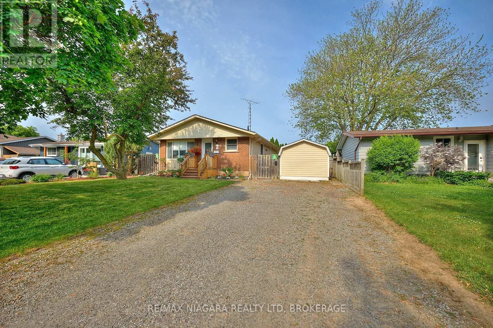 23 HUNTLEY CRESCENT