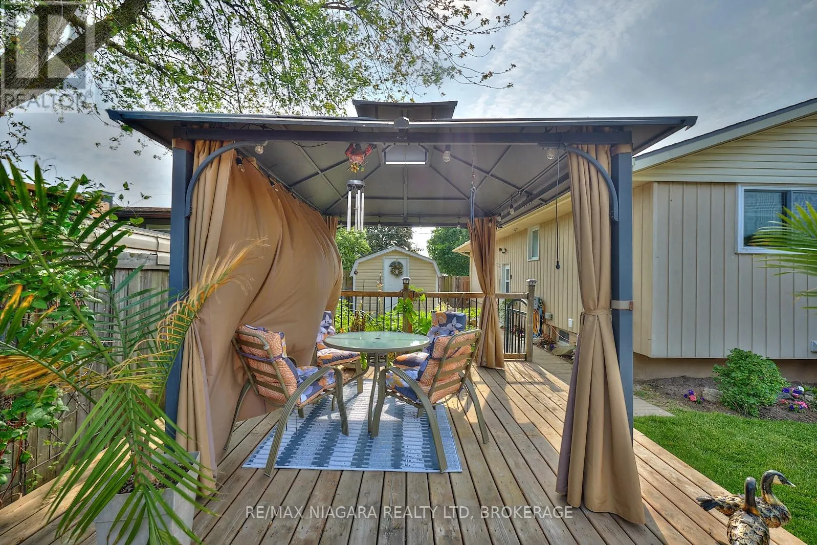 23 HUNTLEY CRESCENT
