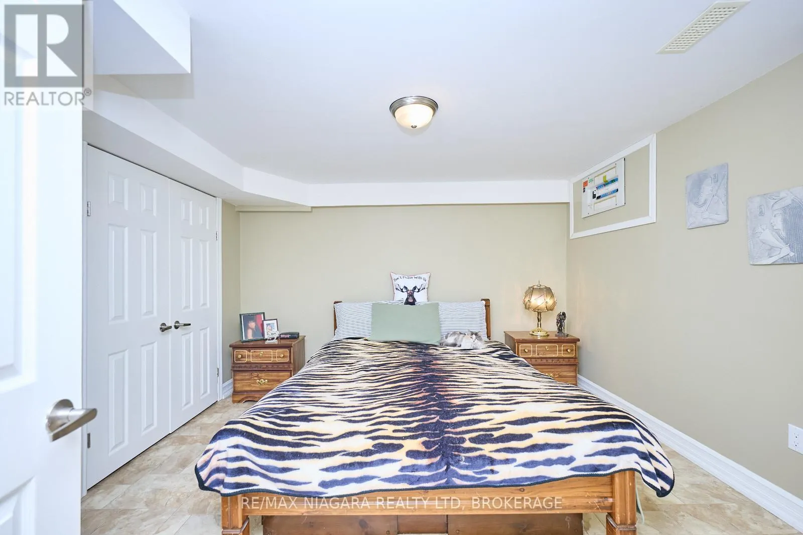 23 HUNTLEY CRESCENT