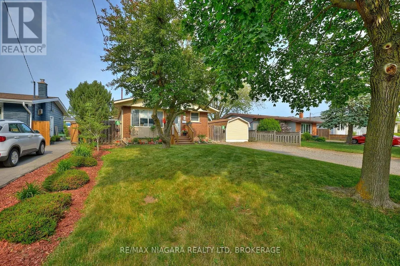 23 HUNTLEY CRESCENT
