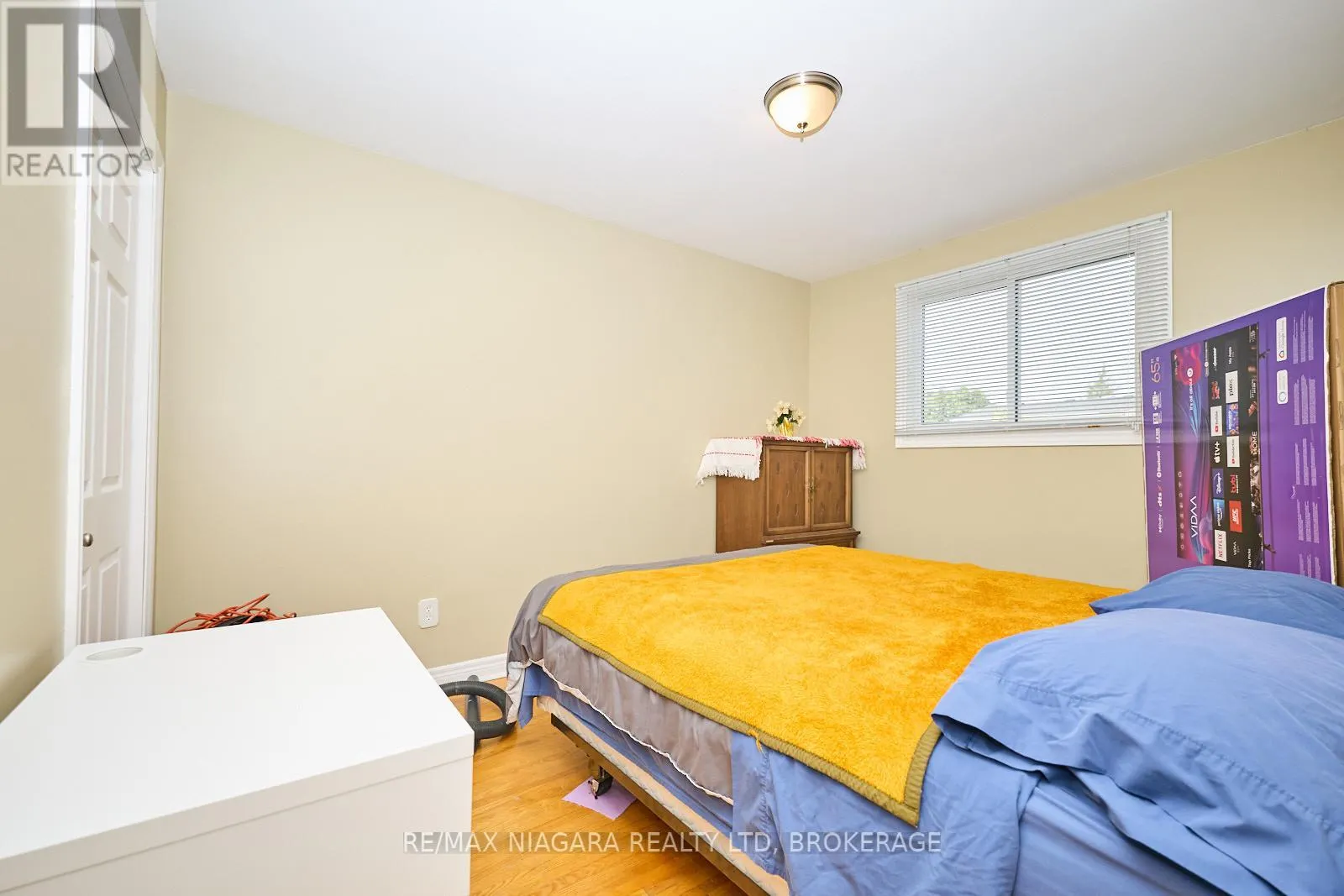 23 HUNTLEY CRESCENT