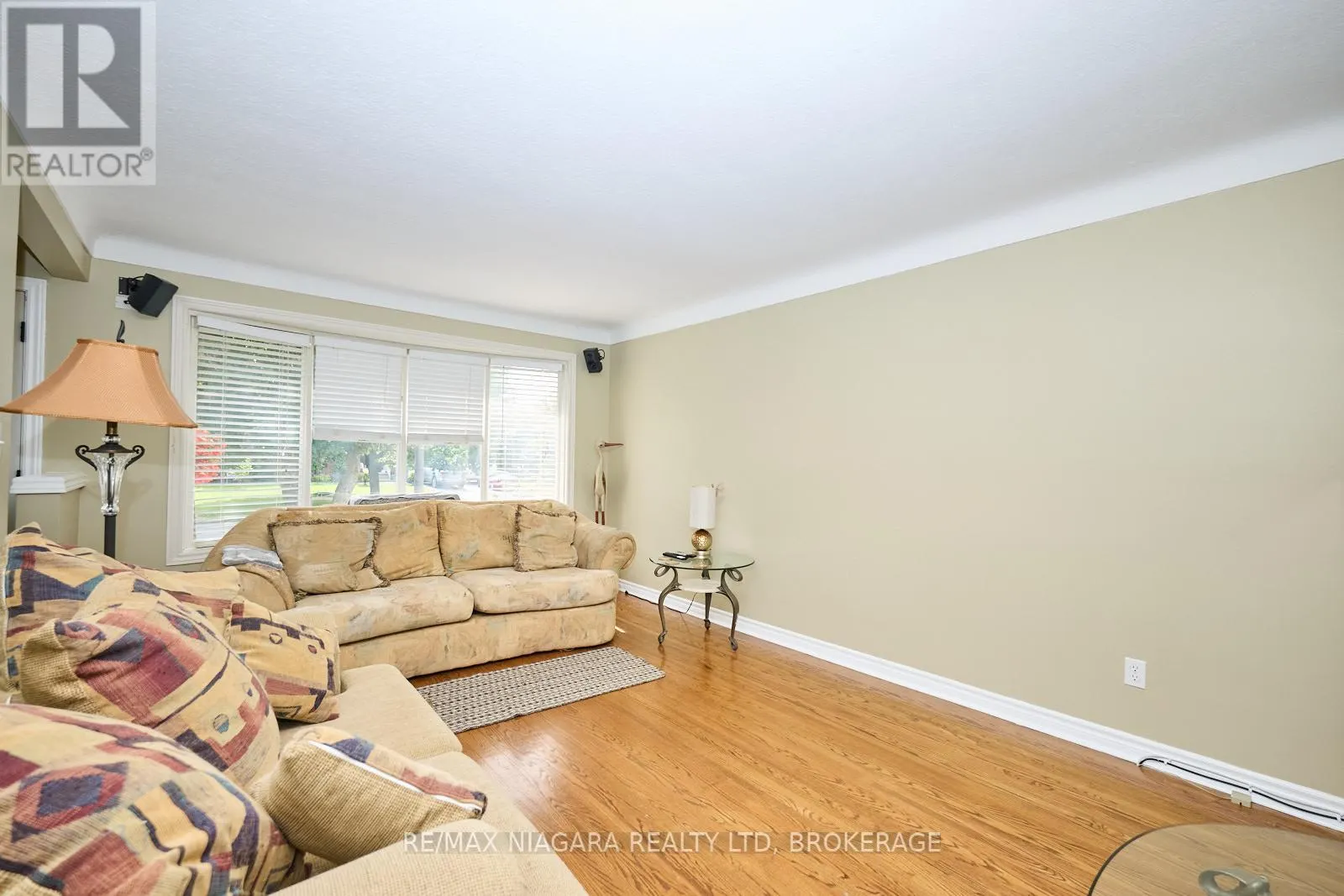 23 HUNTLEY CRESCENT