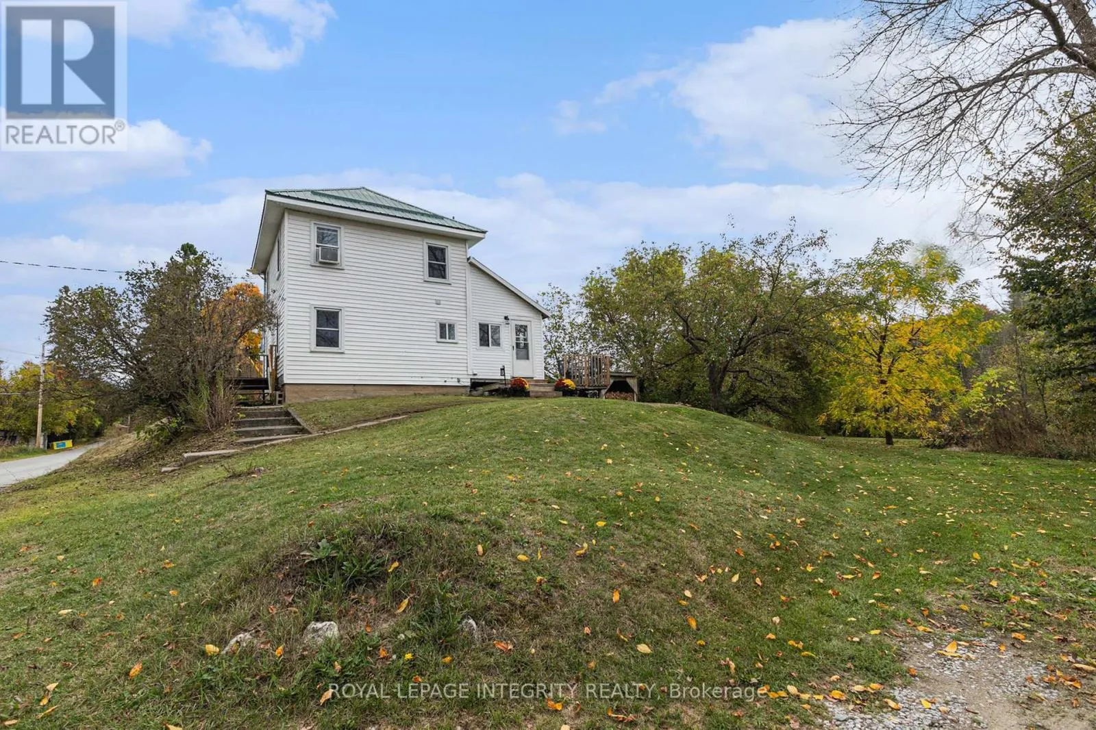 1081 ELM TREE ROAD