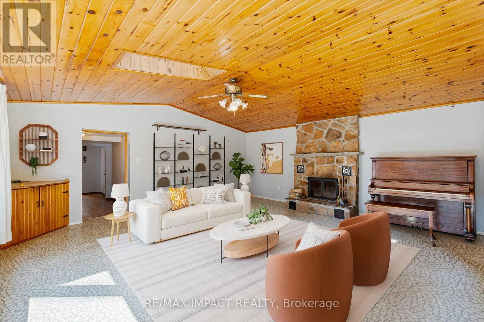 744 SPRAGGE CRESCENT