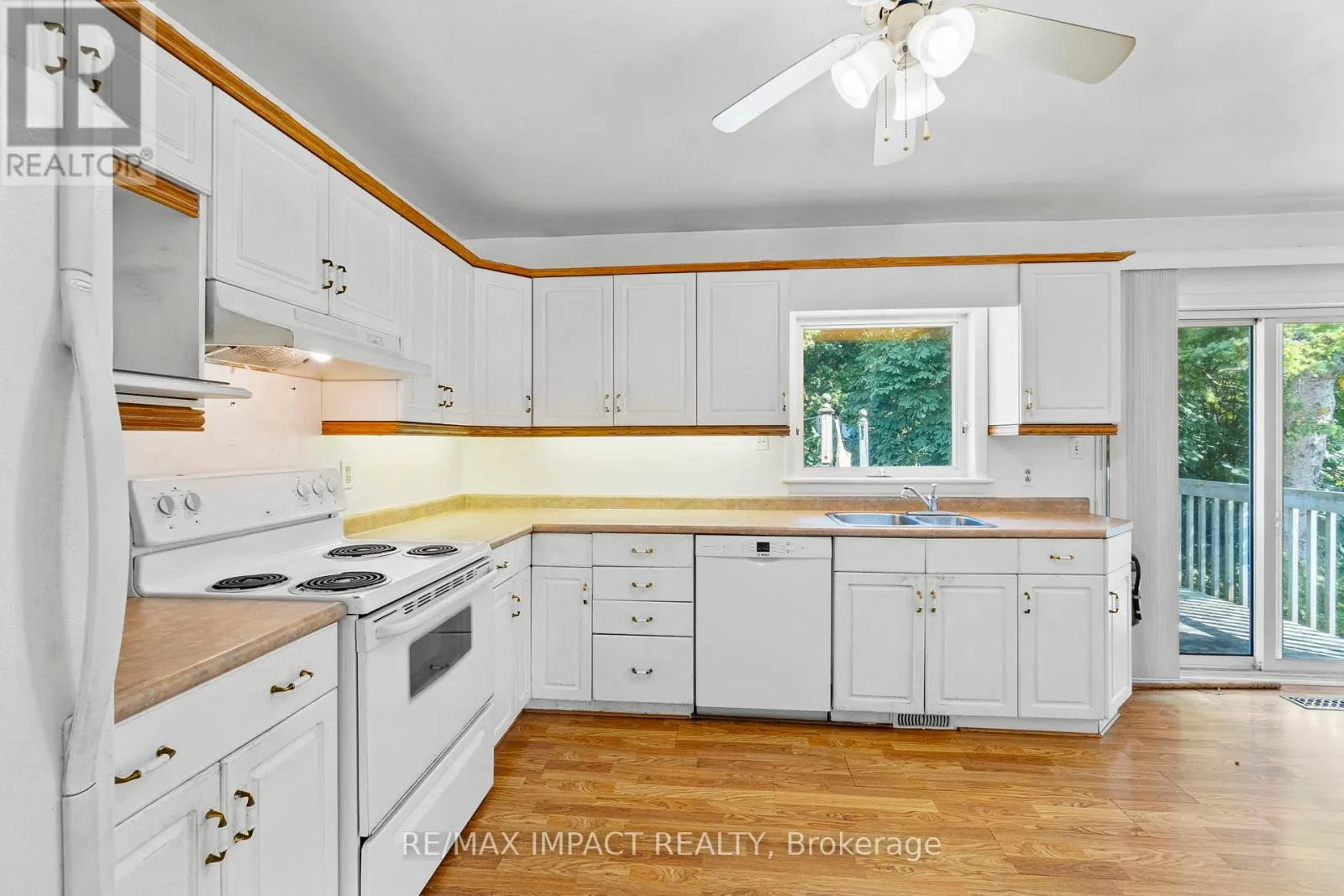 744 SPRAGGE CRESCENT