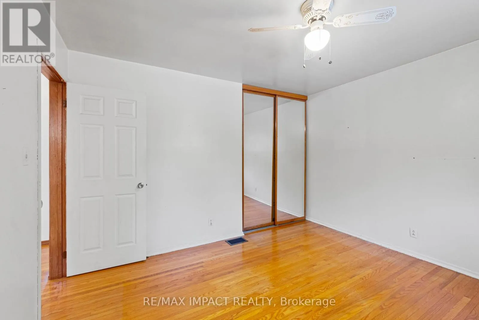 744 SPRAGGE CRESCENT