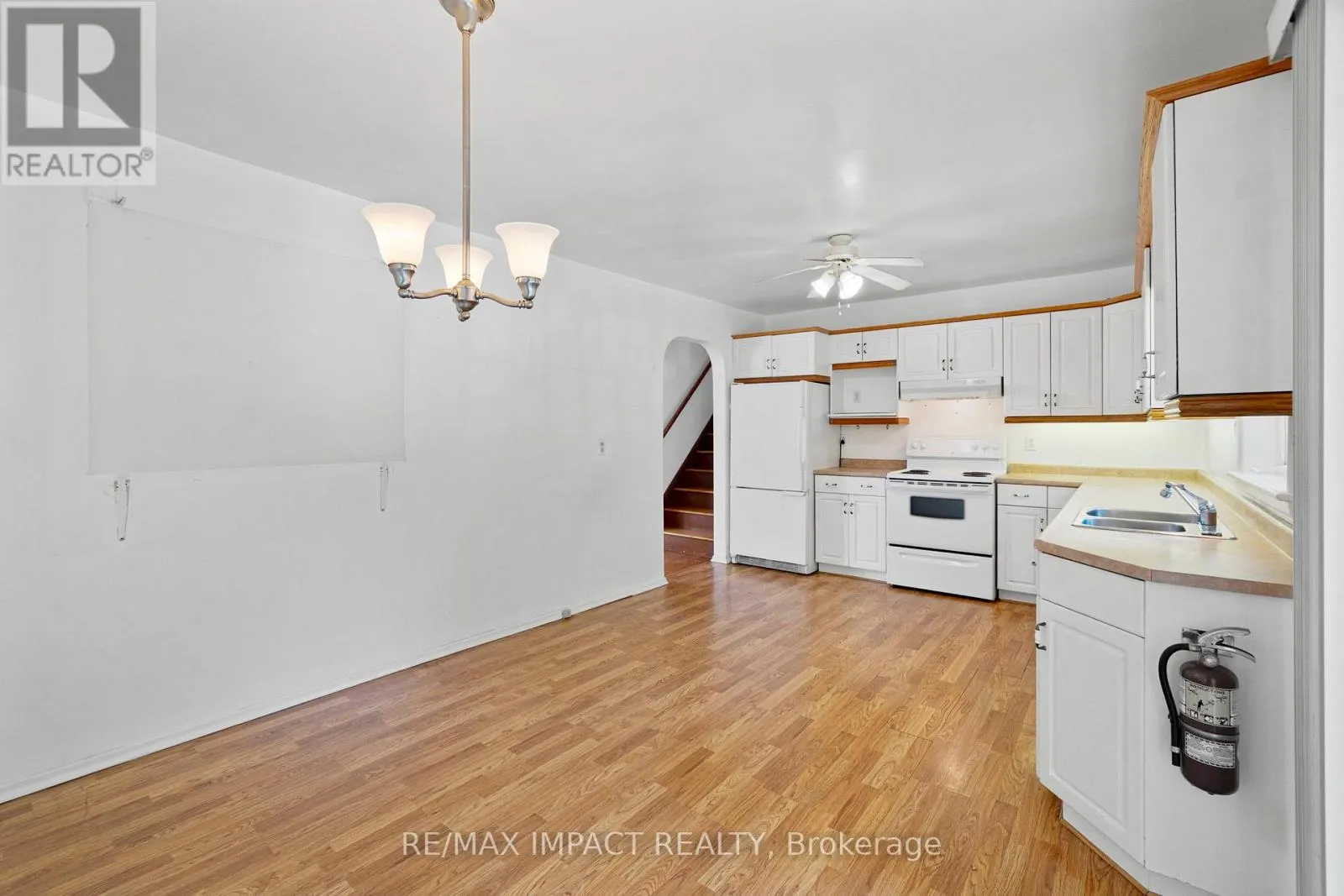 744 SPRAGGE CRESCENT