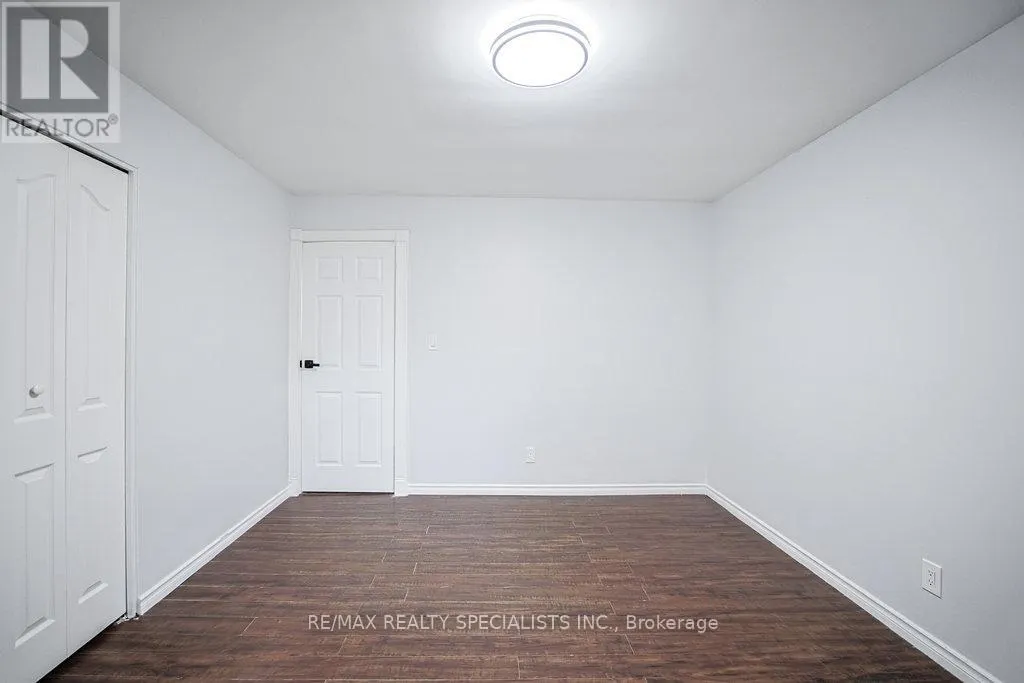 215A PARIS ROAD