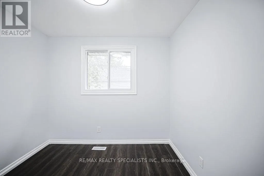 215A PARIS ROAD
