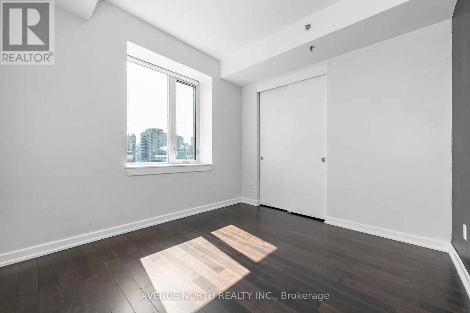 1109 - 300 LISGAR STREET