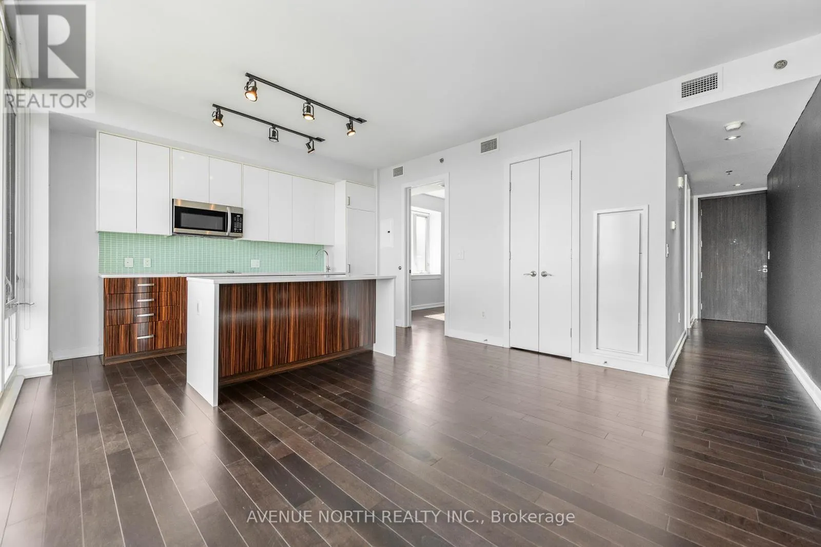 1109 - 300 LISGAR STREET
