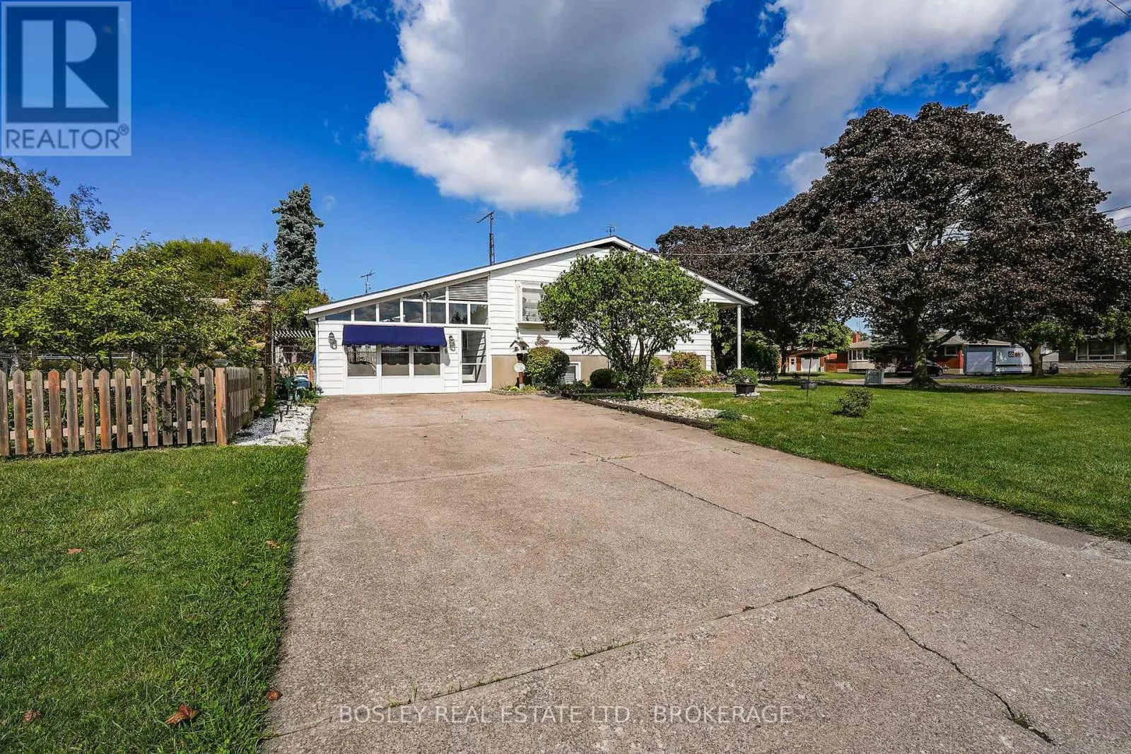 25 LAWRENCE DRIVE