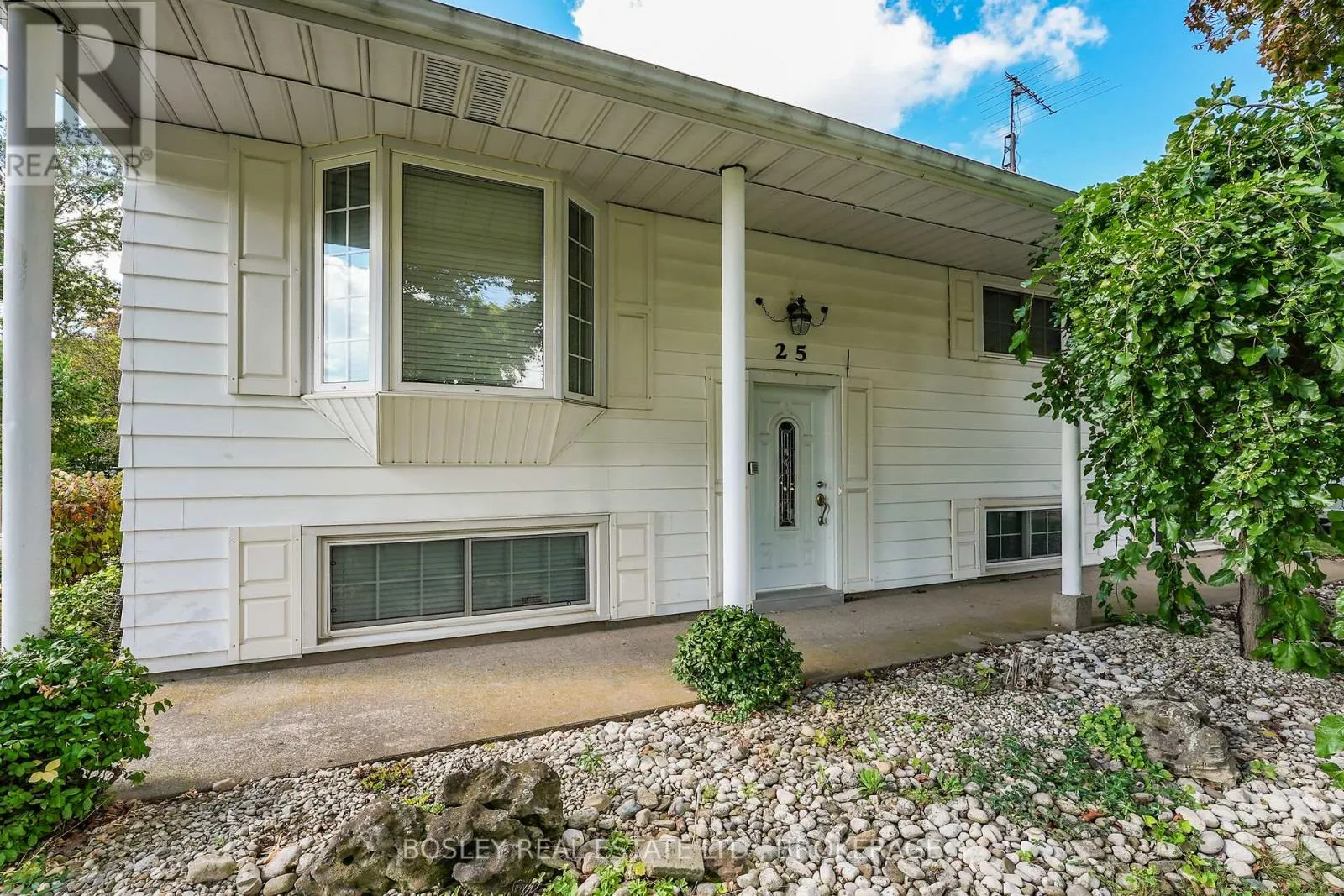 25 LAWRENCE DRIVE