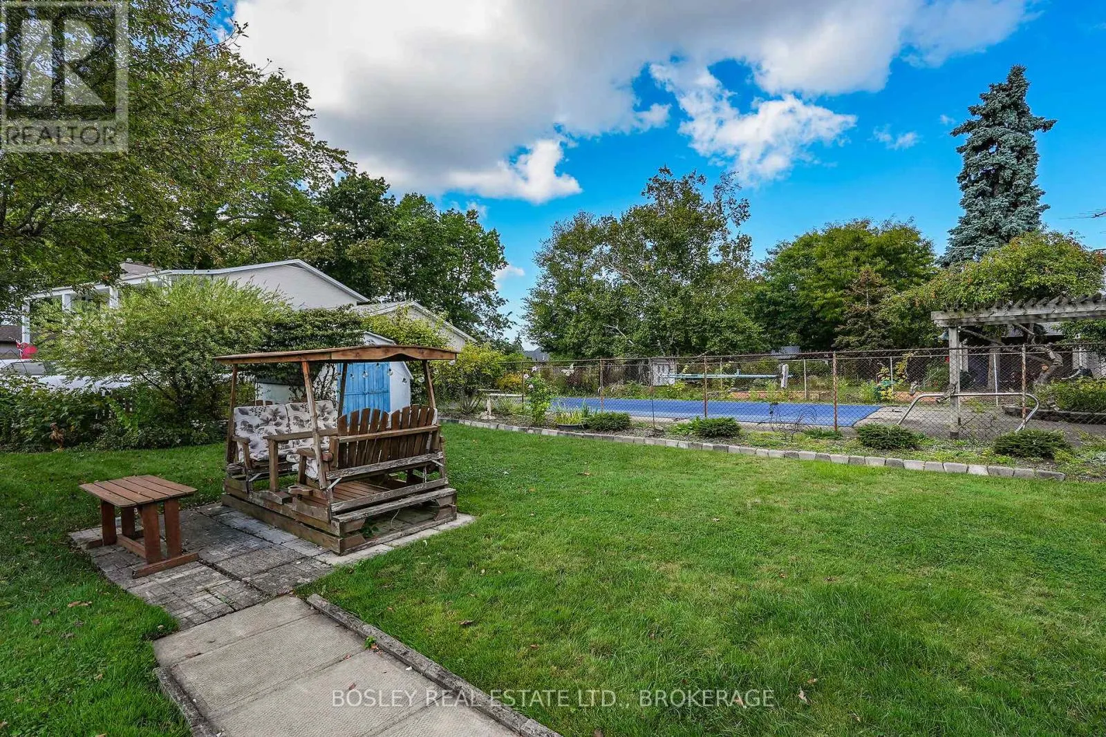 25 LAWRENCE DRIVE