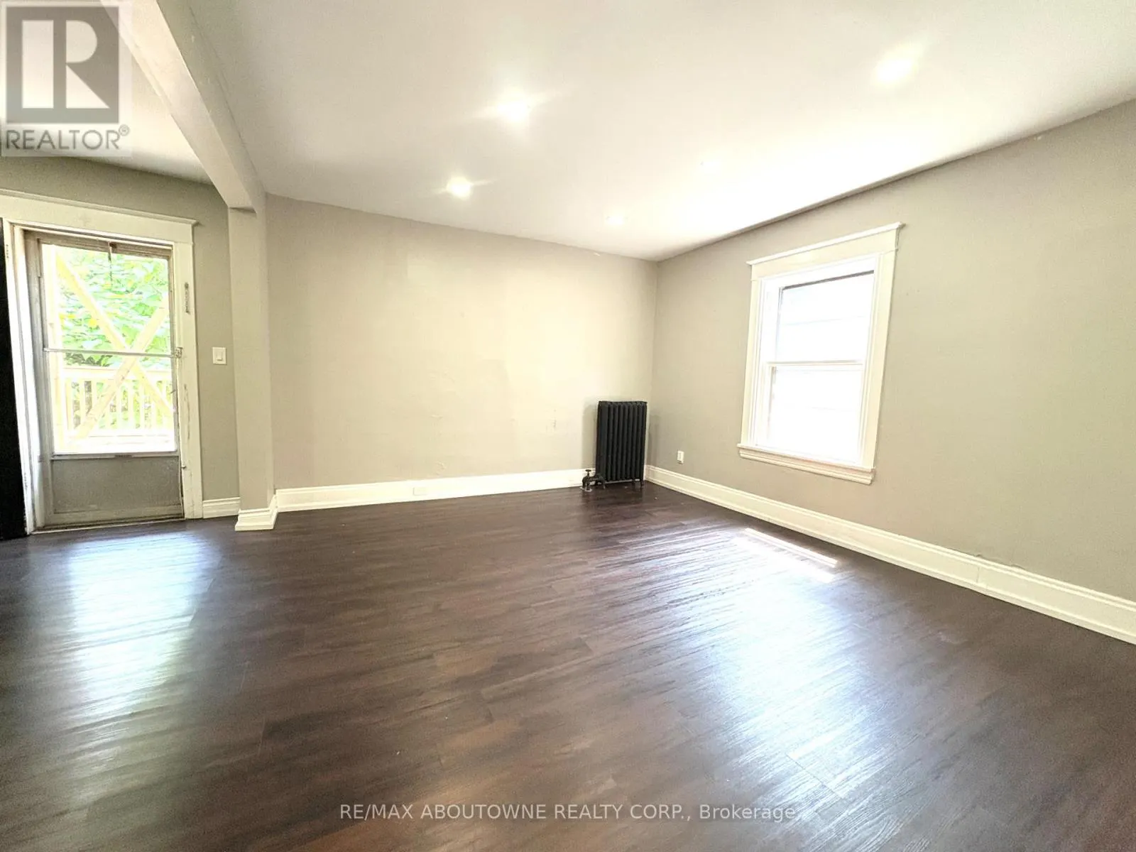 UNIT 2 - 19 PROCTOR BOULEVARD