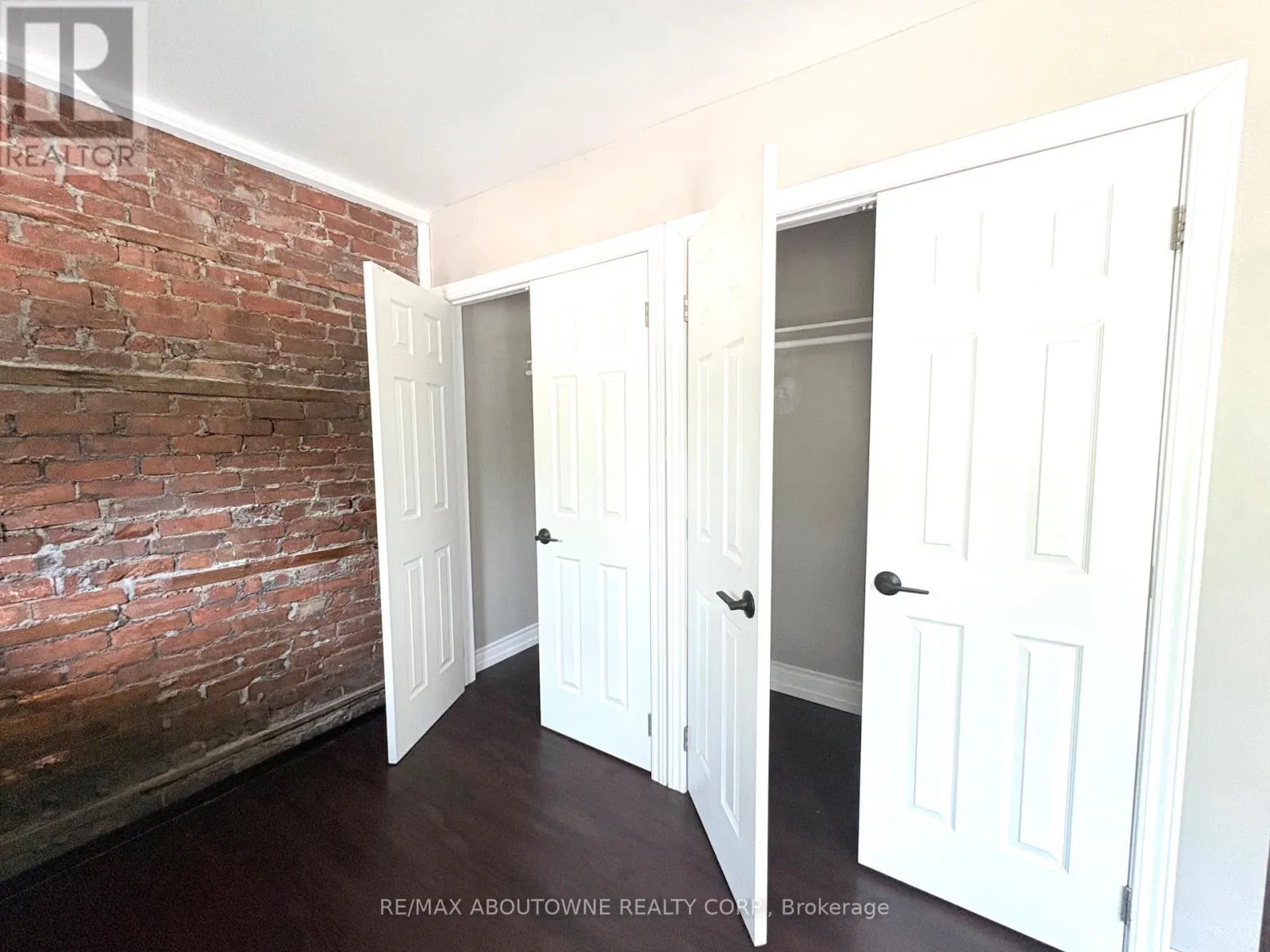 UNIT 2 - 19 PROCTOR BOULEVARD