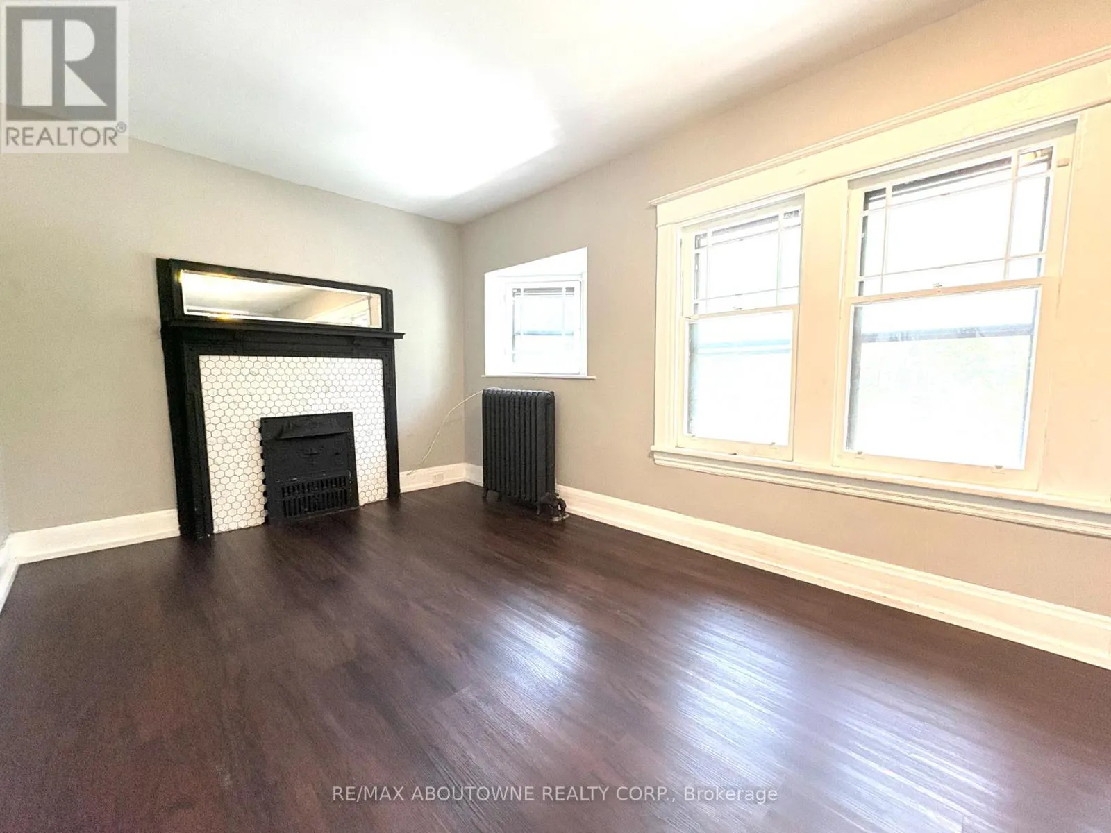 UNIT 2 - 19 PROCTOR BOULEVARD