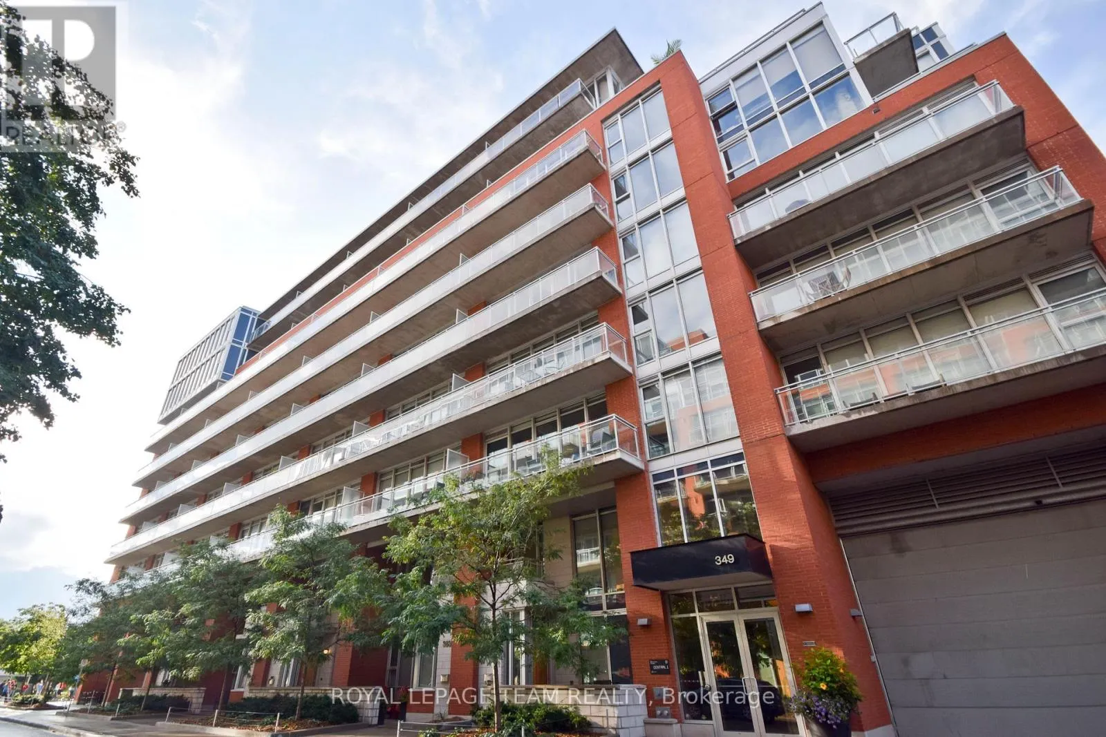 522 - 349 MCLEOD STREET