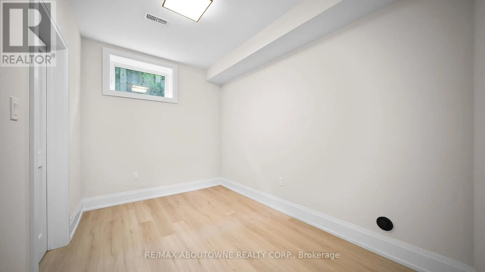 1 WEST AVENUE