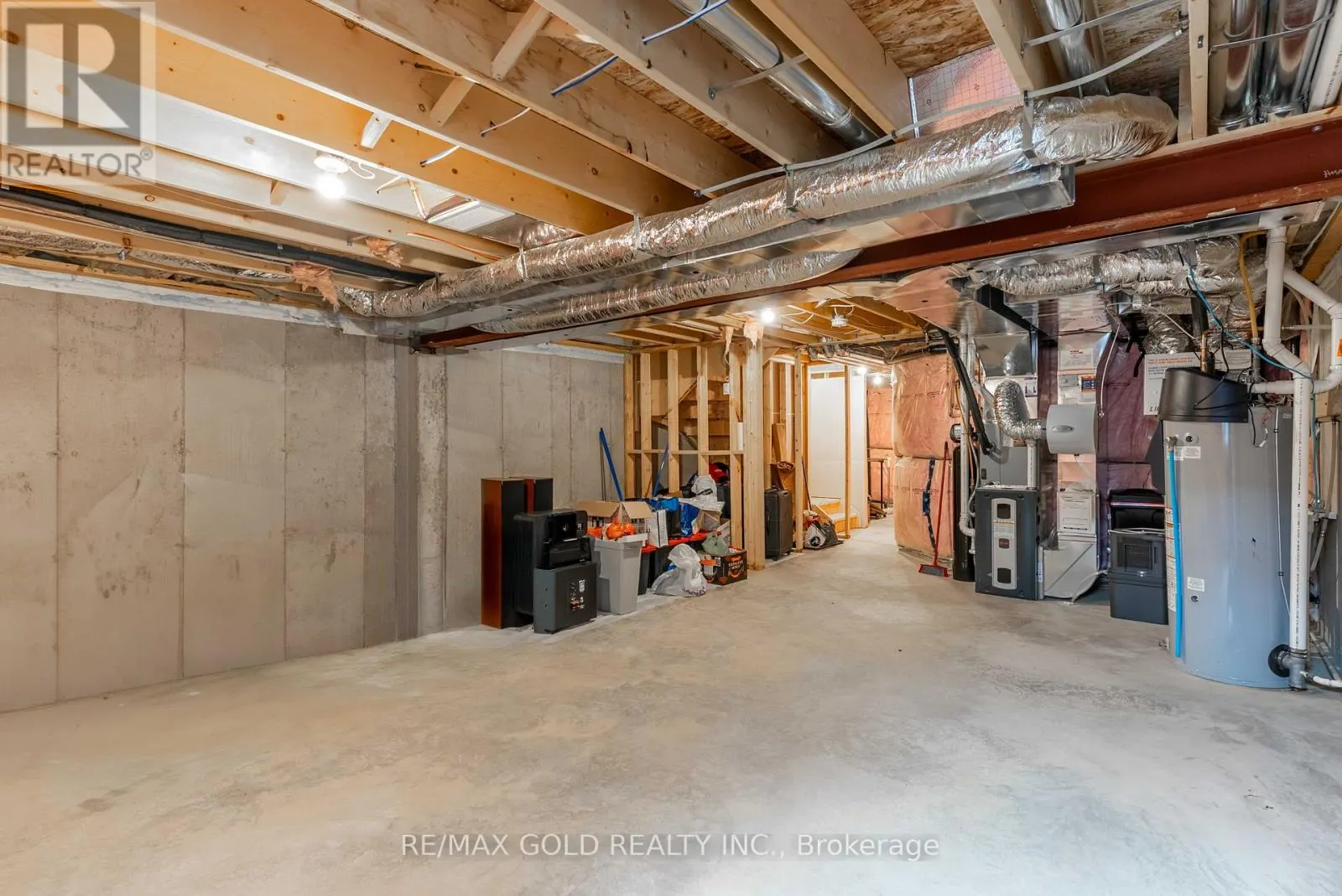 19 - 143 ELGIN STREET N