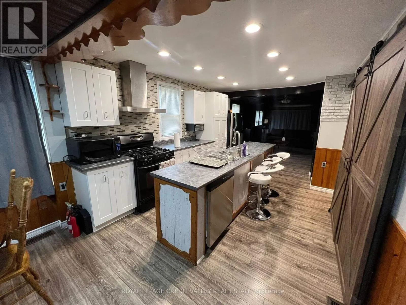 729 SILVER BAY ROAD