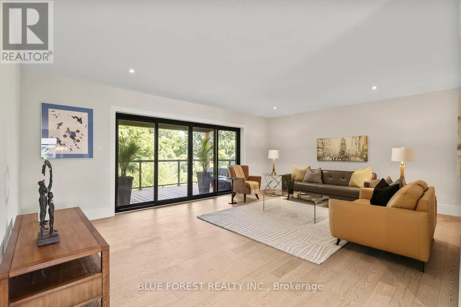 1287 DYER CRESCENT