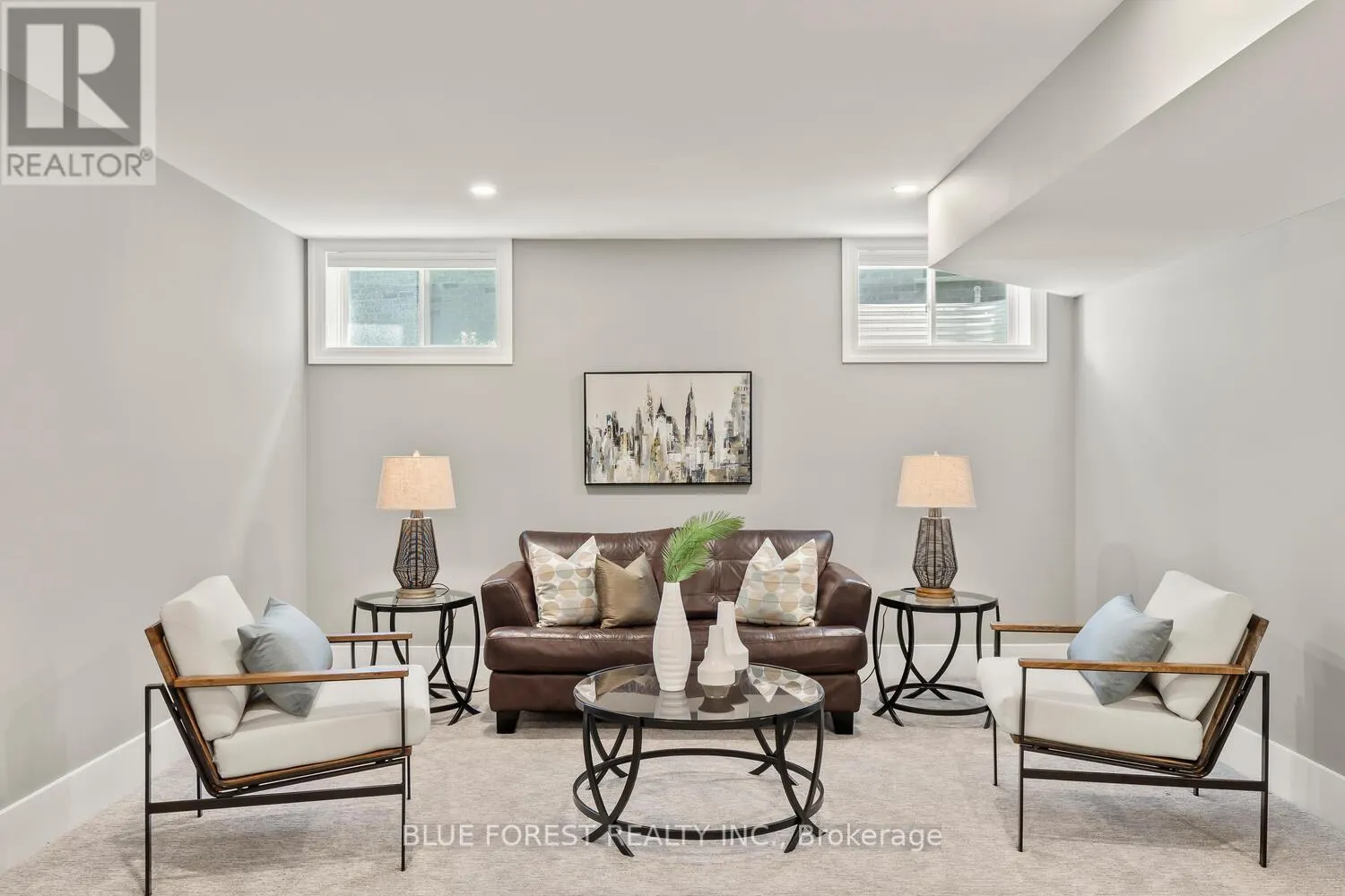 1287 DYER CRESCENT