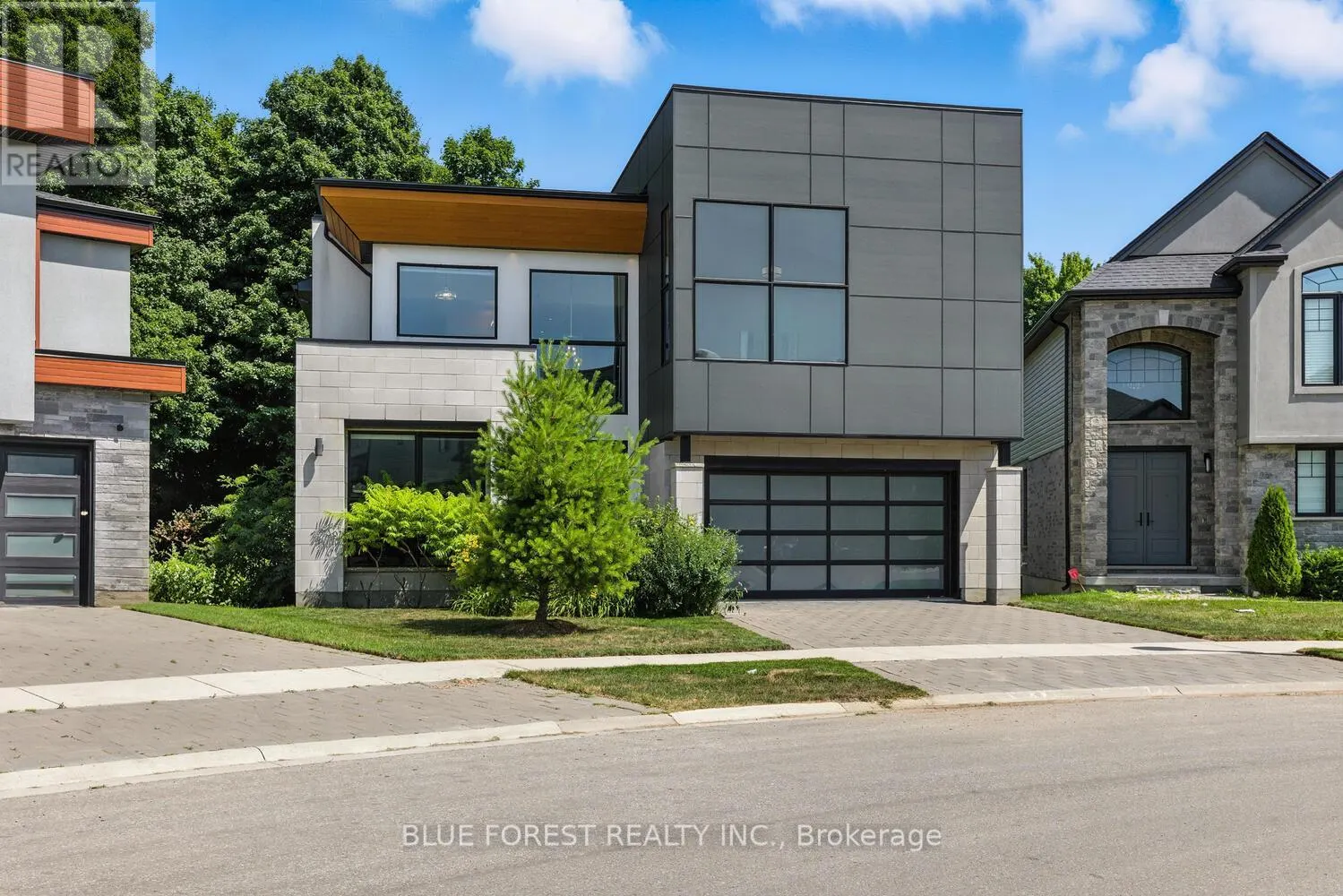 1287 DYER CRESCENT