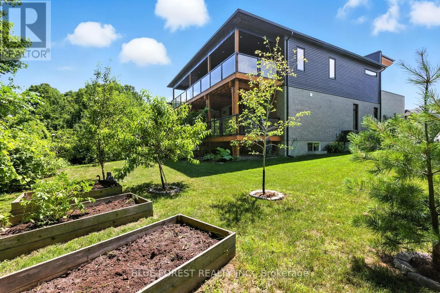 1287 DYER CRESCENT