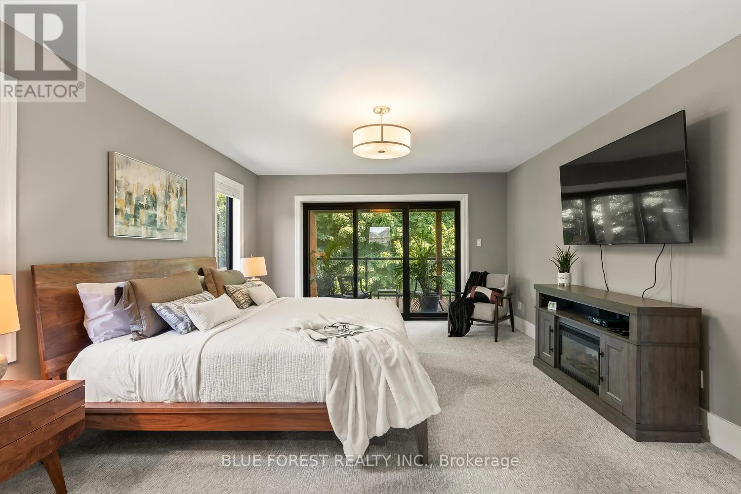 1287 DYER CRESCENT