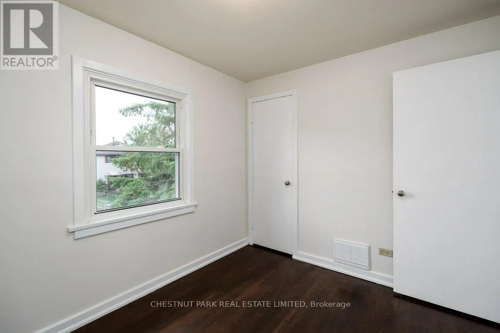 6 LONDON AVENUE