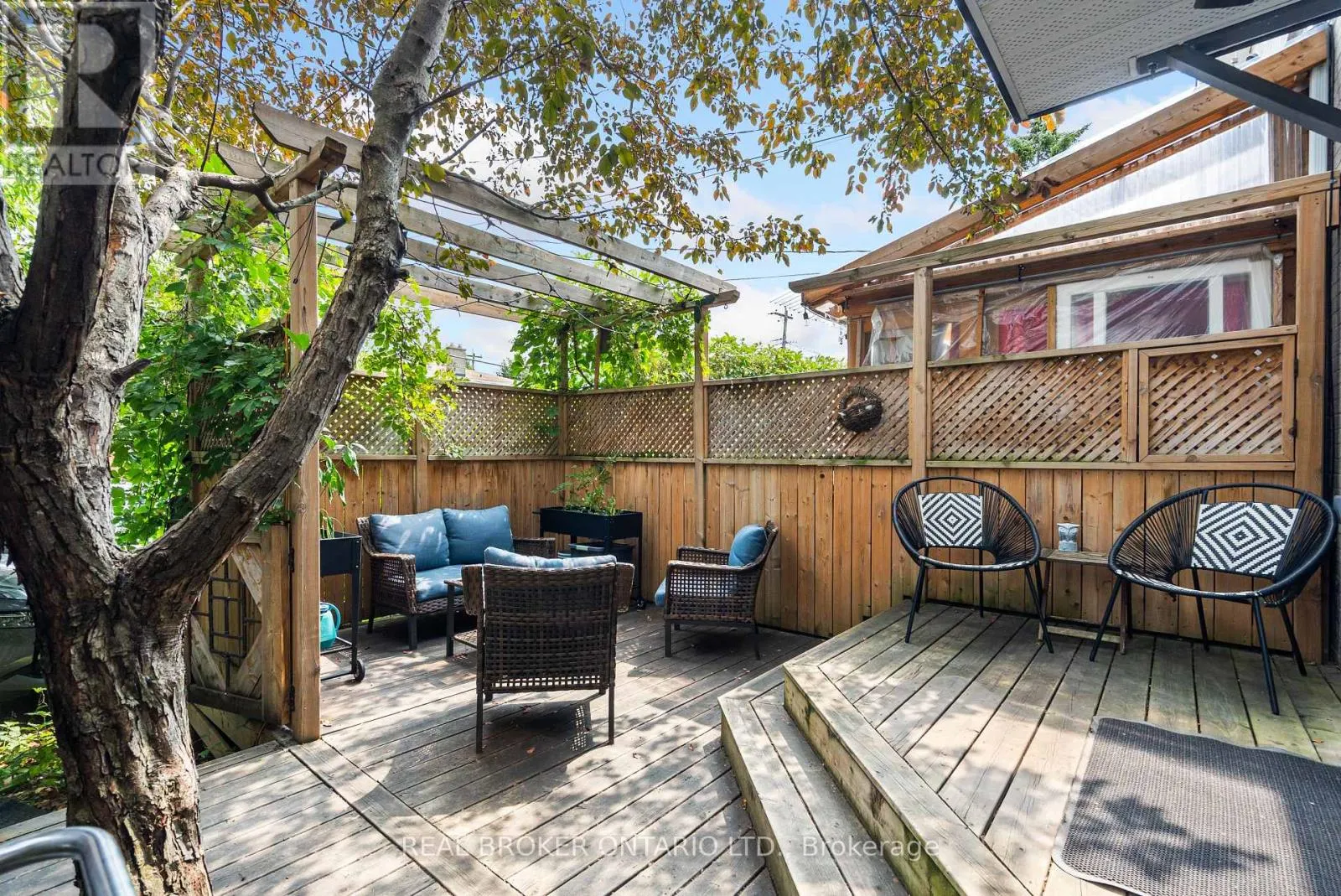 1003 SILVER STREET