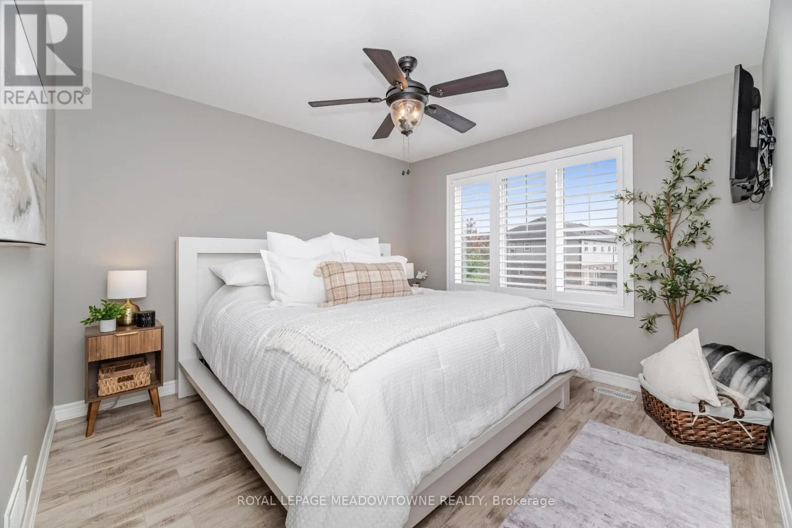 6338 SHAPTON CRESCENT