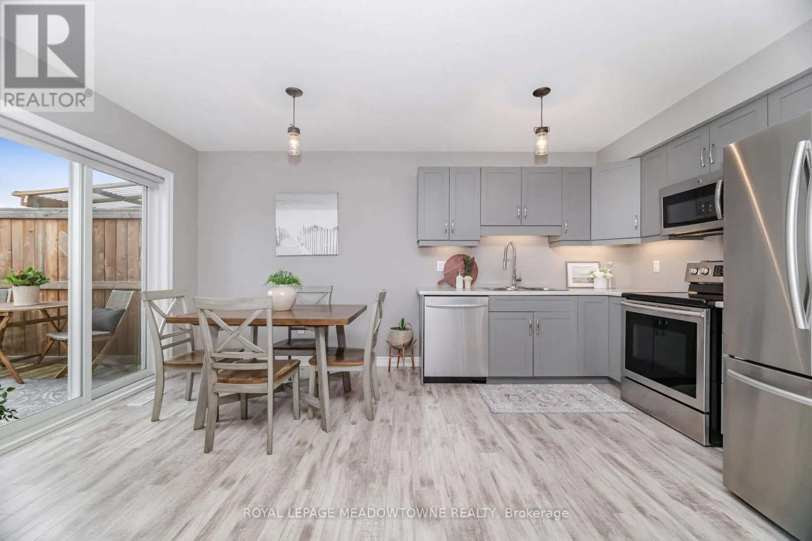 6338 SHAPTON CRESCENT