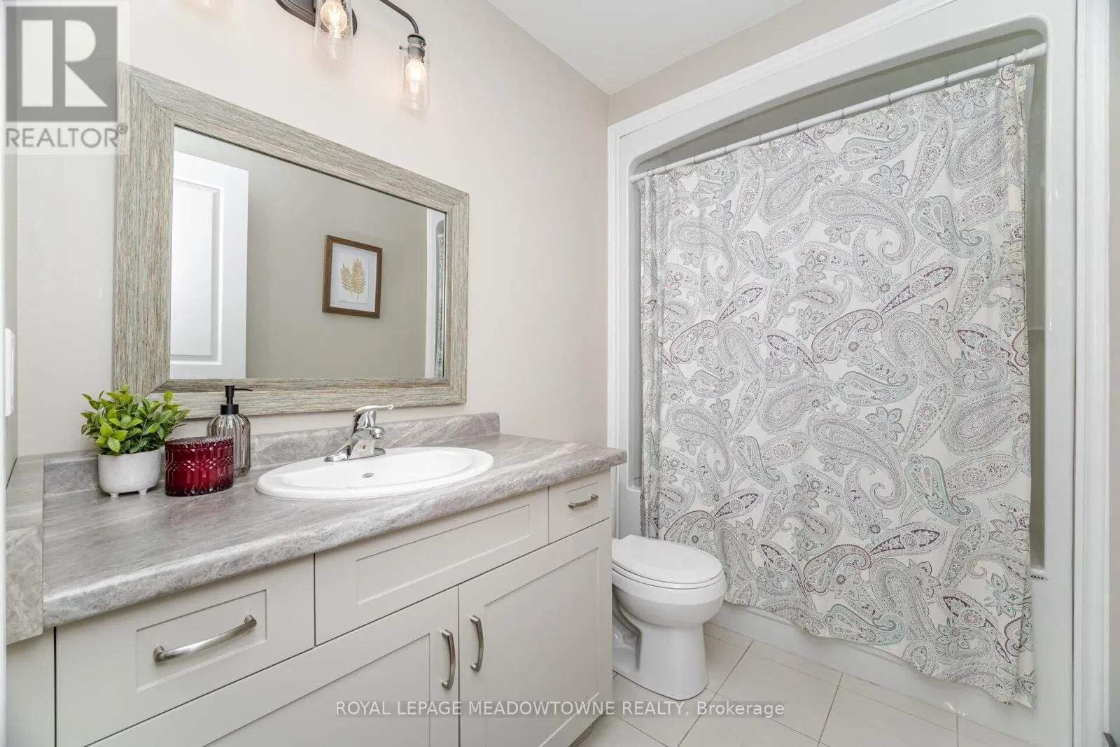 6338 SHAPTON CRESCENT