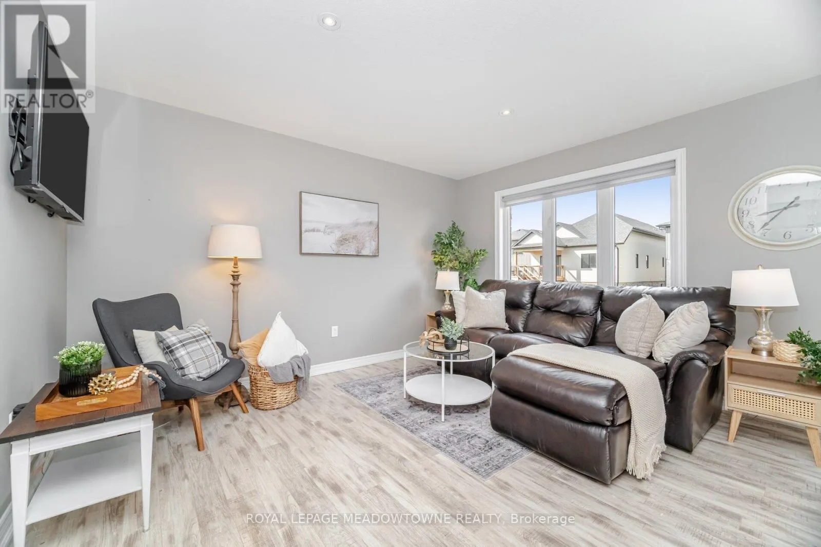 6338 SHAPTON CRESCENT