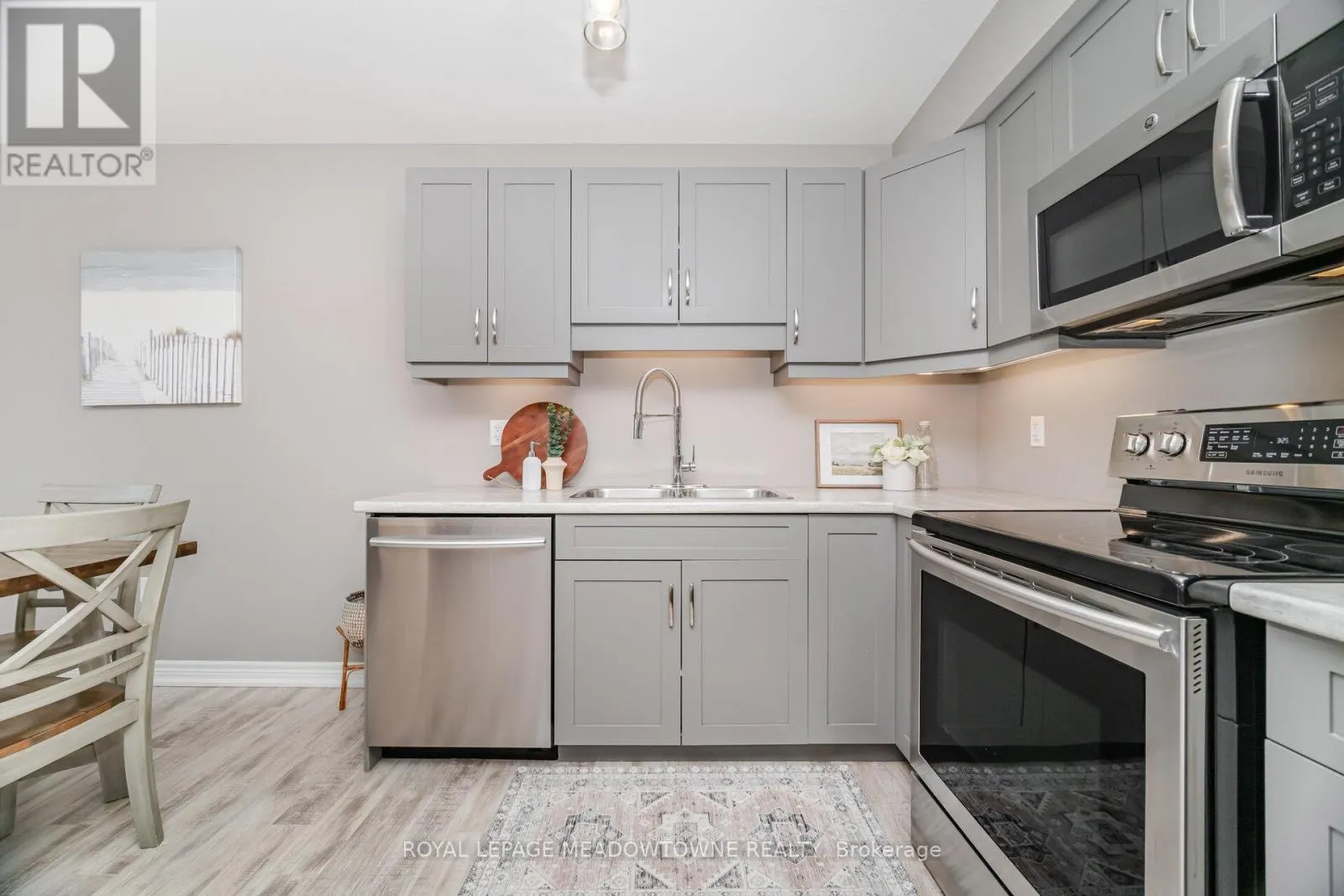6338 SHAPTON CRESCENT
